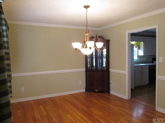 2nd image of 308 Carrituck Ct