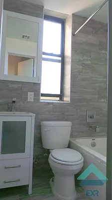 Rented by EXR | media 10