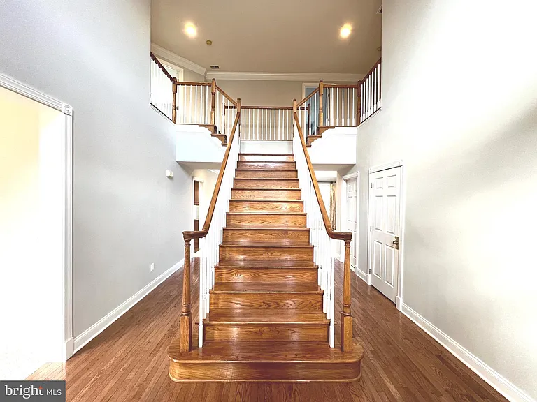 5920 Interlachen Ct — Photo 32