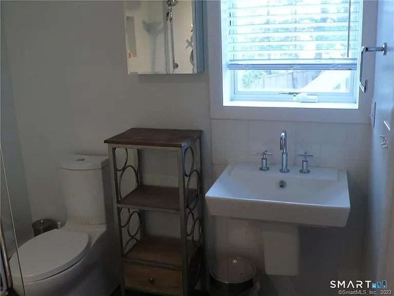 19 Hickory Dr — Photo 13