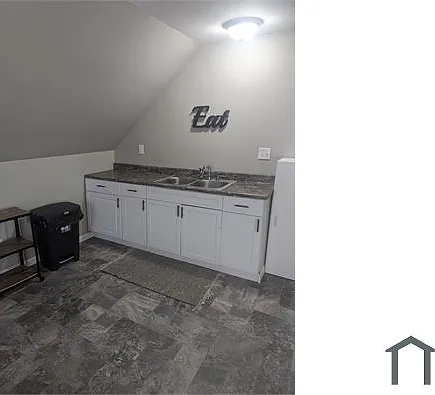 4883 E 108th St #3 — Photo 7