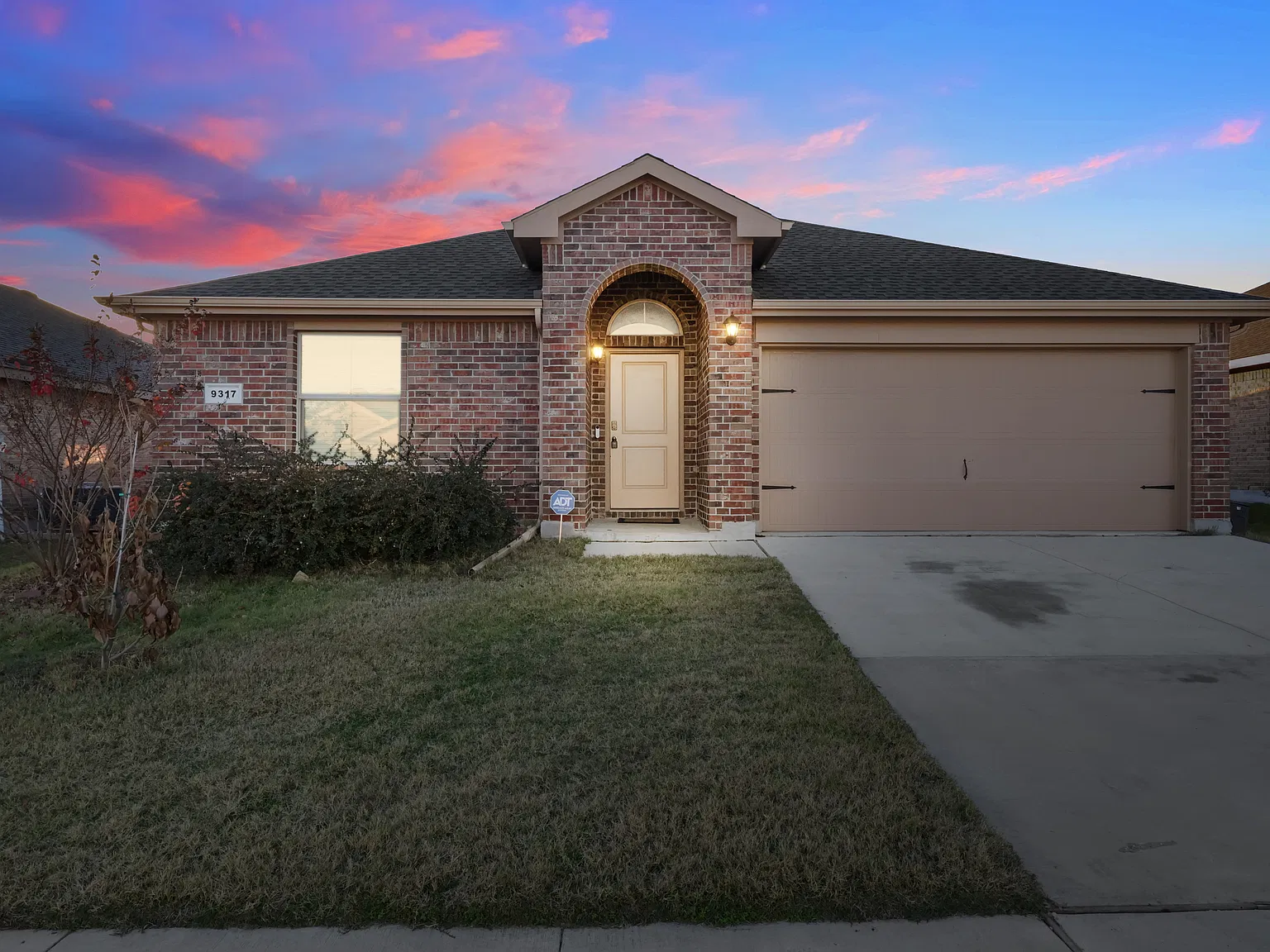 4 bed, 1700 sqft, $2,399 — Photo 1