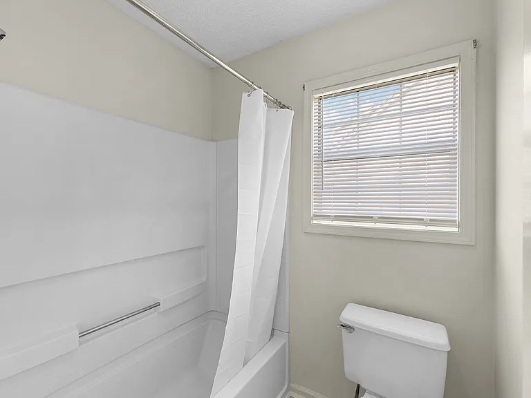 37 Manchester Bay — Photo 14