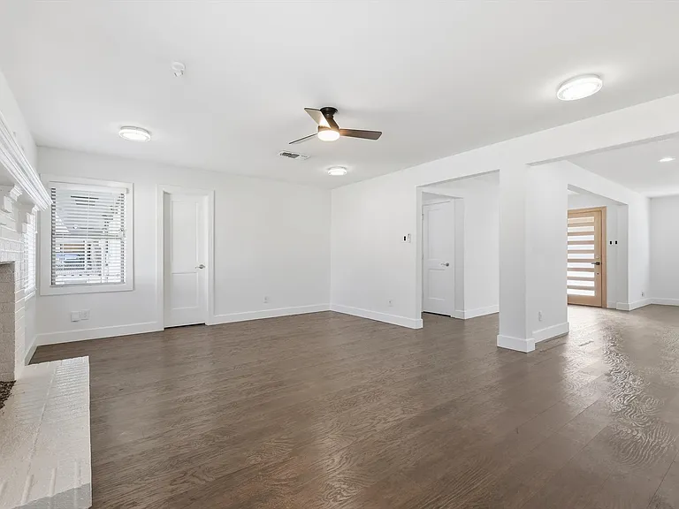 6207 Royal Ln — Photo 5