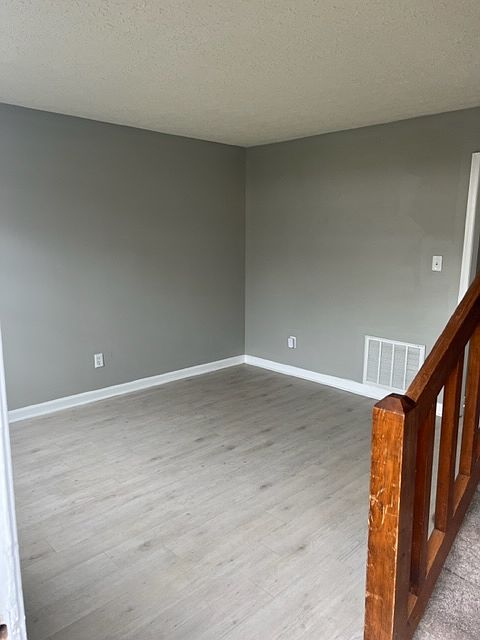 1st image of 29 Fonda Dr
