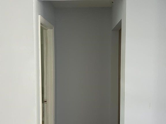 5th image of 2739 Lincoln Street