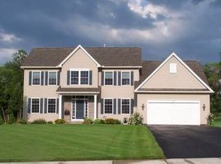 38 Mission Hill Dr, Brockport, NY 14420