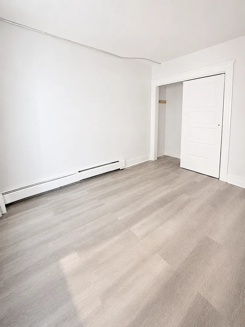 Updated 1-Bedroom Apartment for Rent | Modern Finishes — Photo 4