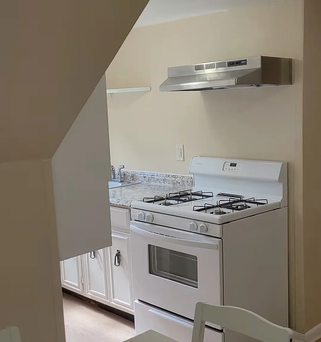 2 bed, 900 sqft, $1,550 — Photo 4