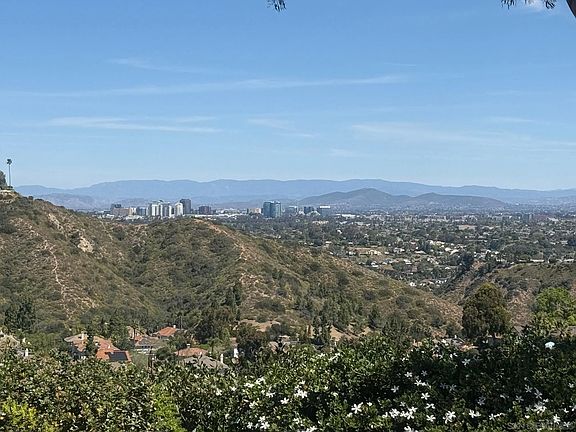 4th image of 5877 Soledad Mountain Rd
