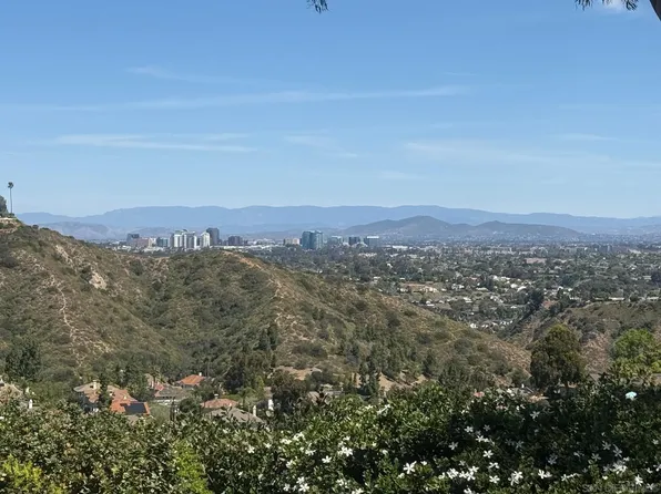 5877 Soledad Mountain Rd, La Jolla, CA 92037