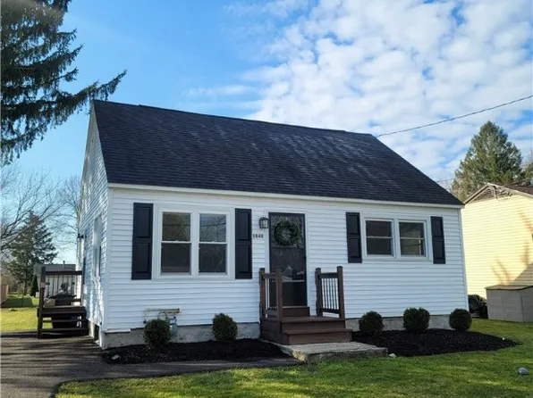 5848 Reis Dr, Cicero, NY 13039