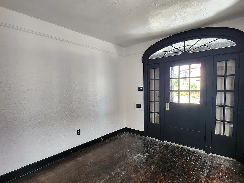 2530-32 Franklin Ave