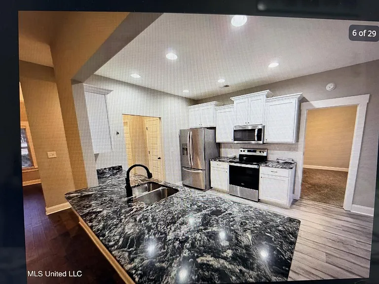 1107 Sabrina Dr — Photo 8