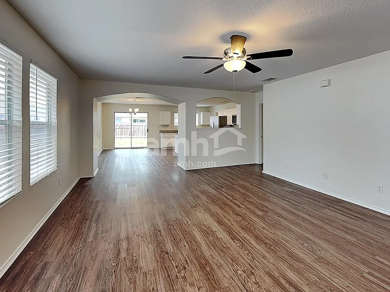 9210 Laguna Fls — Photo 9
