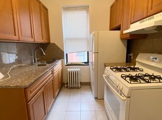 31-69 37th St, Astoria, NY 11103
