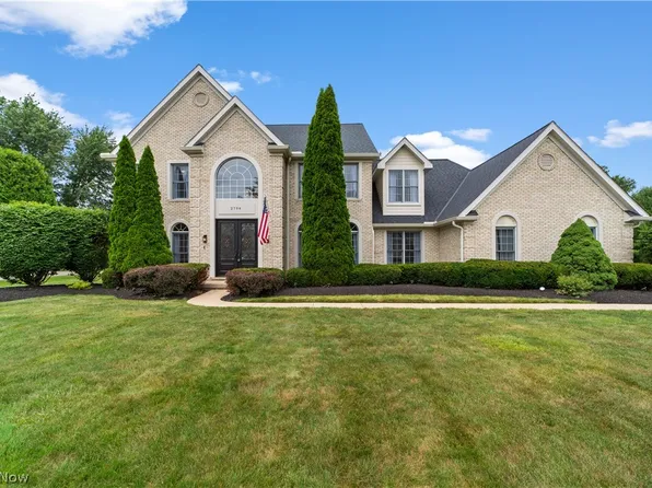 2794 Forest Lake Dr, Westlake, OH 44145