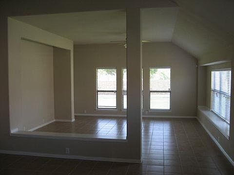 2nd image of 1112 Rosemont Dr