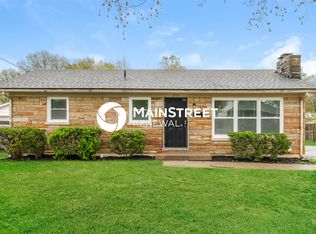 2525 Coronet Dr, Louisville, KY 40216