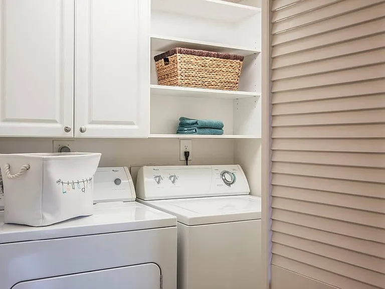 5566 Baywater Dr — Photo 2