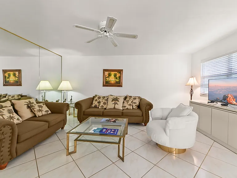 209 Waterford Cir #I — Photo 8