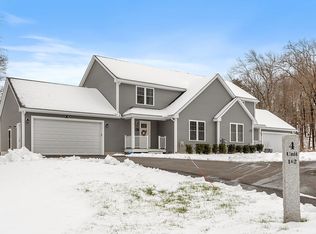 4 Scotch Pine Farm Way #1, Pepperell, MA 01463