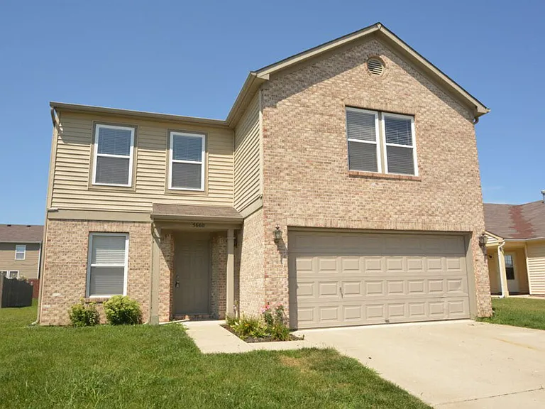 5660 Grassy Bank Dr — Photo 1