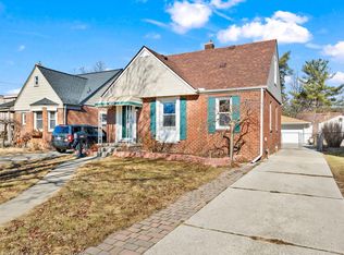22902 Olmstead St, Dearborn, MI 48124