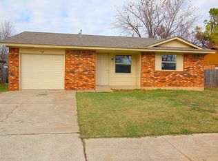 537 W Carson Dr, Mustang, OK 73064