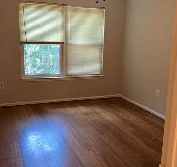 153 Holland Park Cir — Photo 17