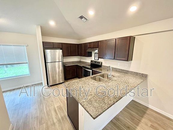 5th image of 2084 Hilton St