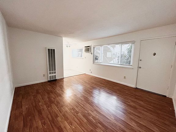 4th image of 510 23rd St APT 3