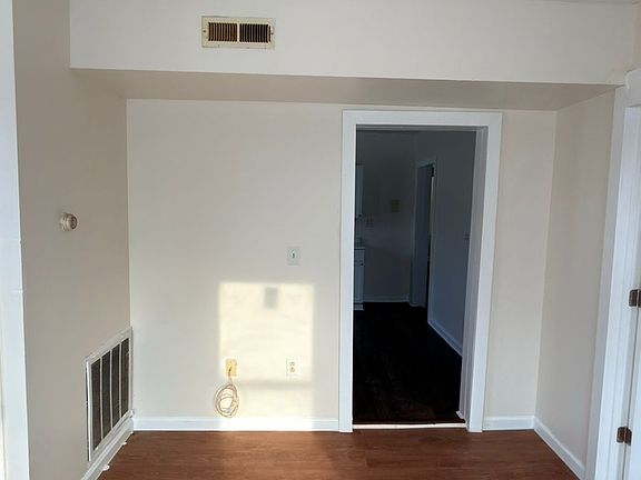 5th image of 202 E Belden Ave APT 3
