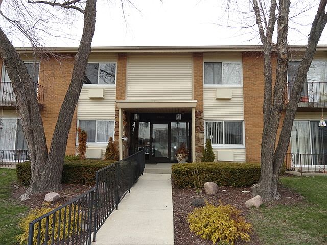 1st image of 8868 Kenneth Dr APT 2D