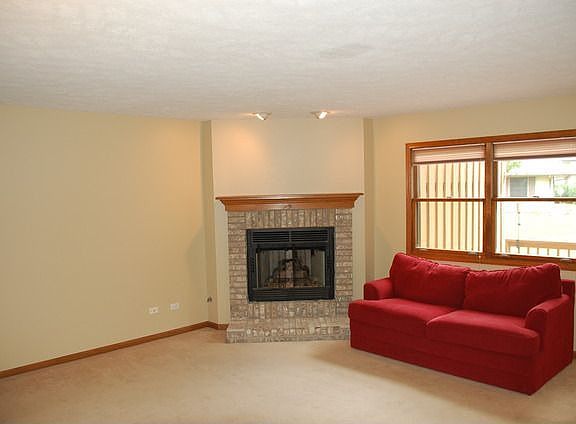 4th image of 2426 Morning Glory Ln