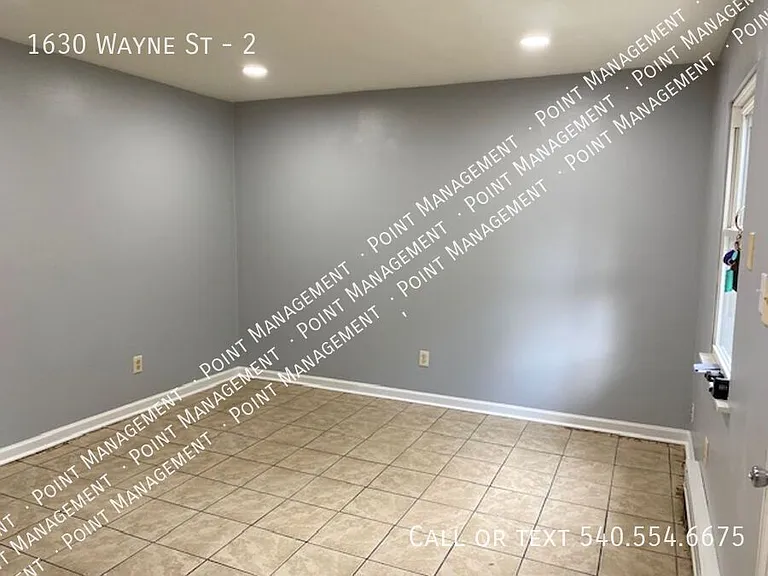 1630 Wayne St NE #2 — Photo 1