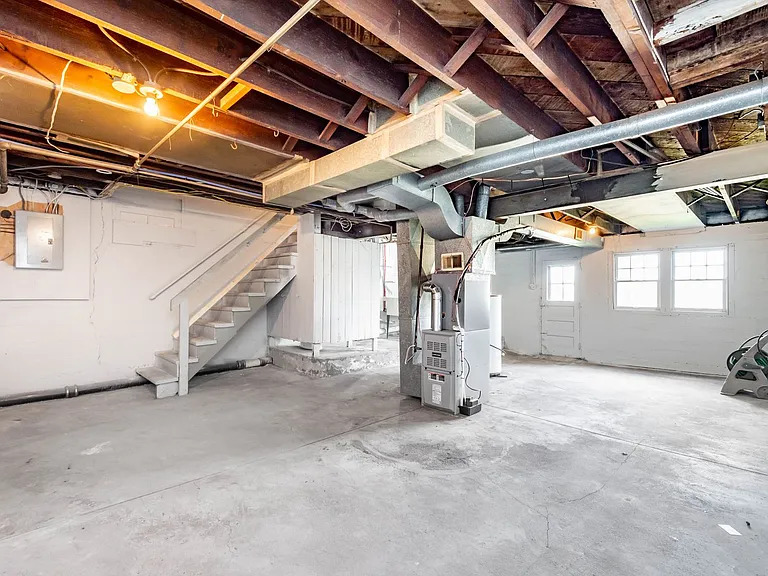 813 E 10th Ave — Photo 20