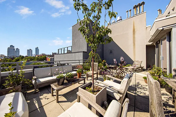 Sold by Compass | media 28
