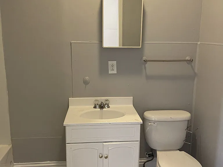 184 N Entrance Ave #2 — Photo 8