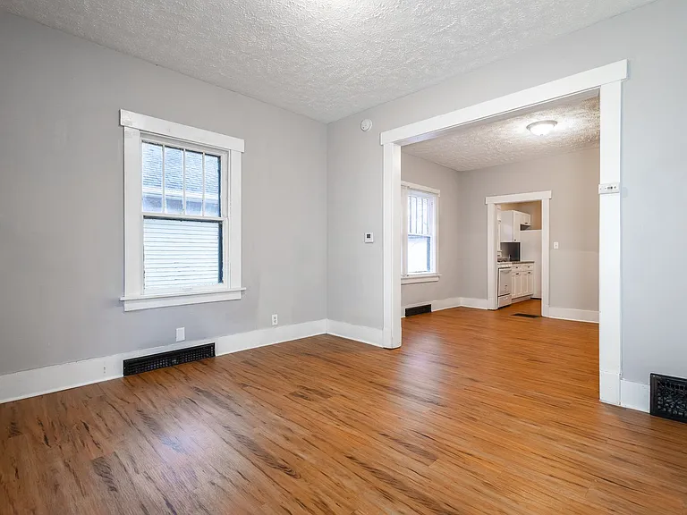 1442 Plum St — Photo 7
