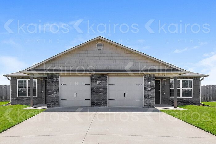 1st image of 4009 E Thomas St #A