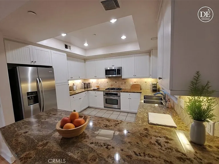 6300 Honolulu Ave #101 — Photo 14
