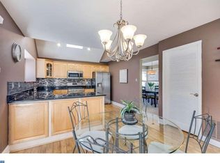 12 Lafayette Dr, Clementon, NJ 08021