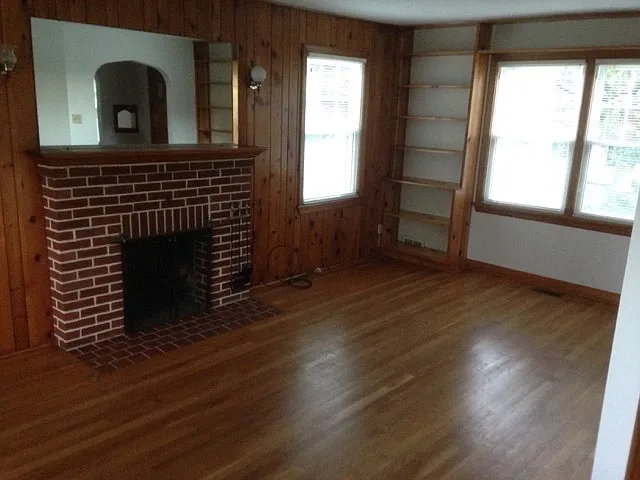 705 E Foster Ave — Photo 6