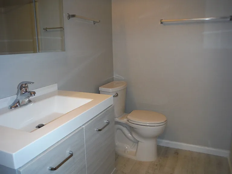 9616 Vinca Cir #A — Photo 10