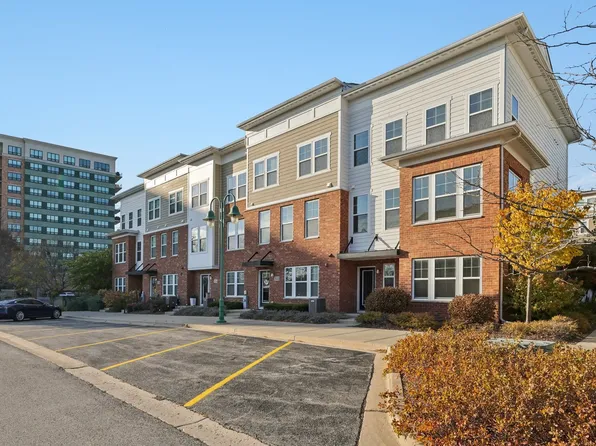 3550 Irving Pl, Woodridge, IL 60517