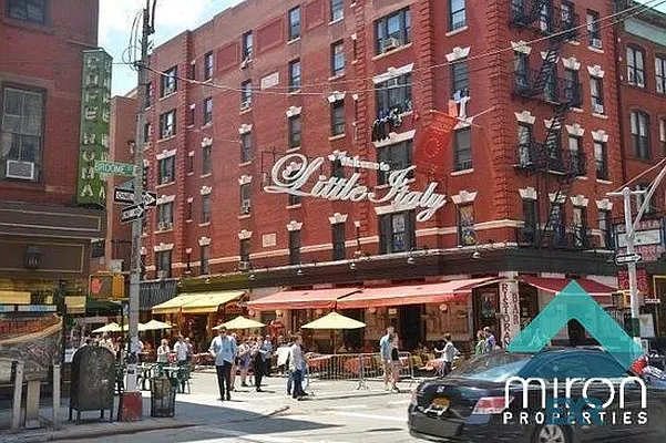 Rented by EXR | media 10