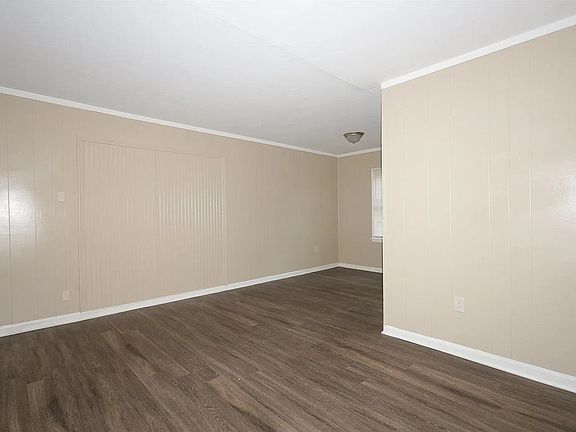 3rd image of 3147 Northgate St