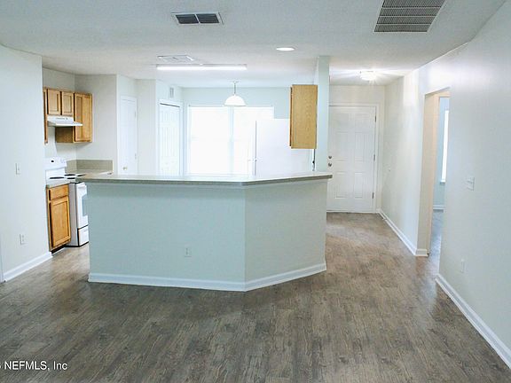 2nd image of 3762 LAUREN OAK Lane E