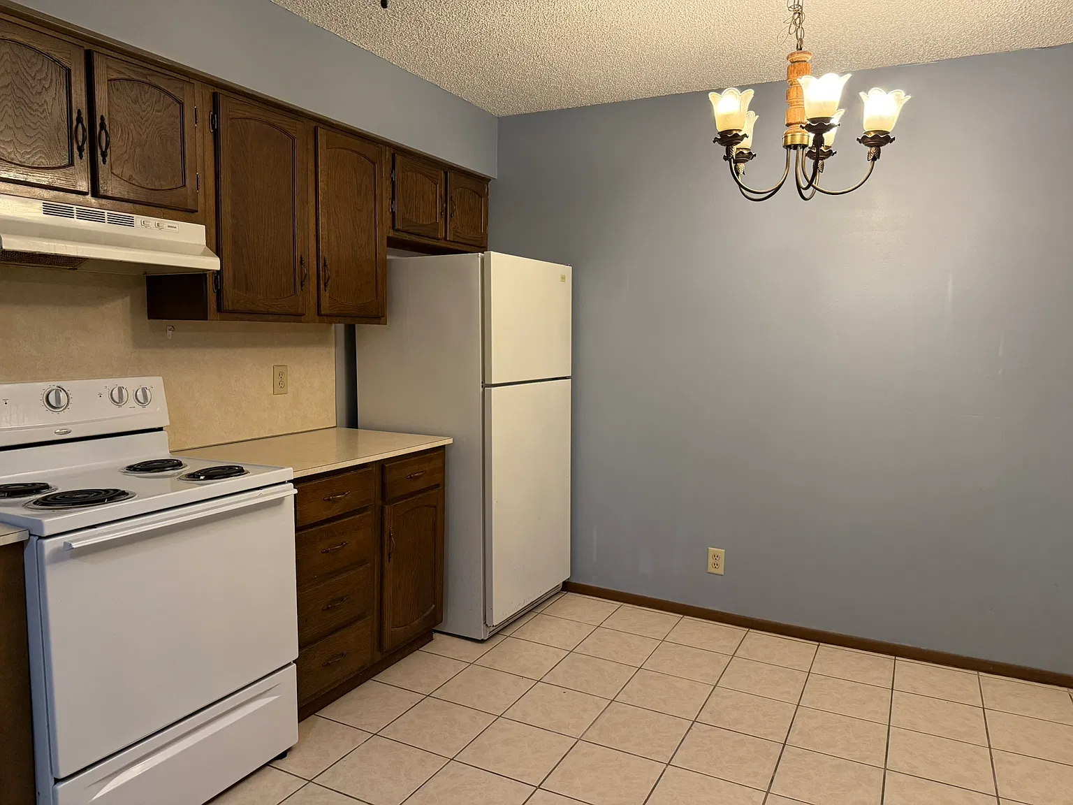 2 bed, $995 — Photo 2